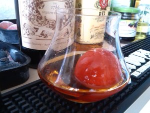 Campari-Eiswürfel im Drink 1