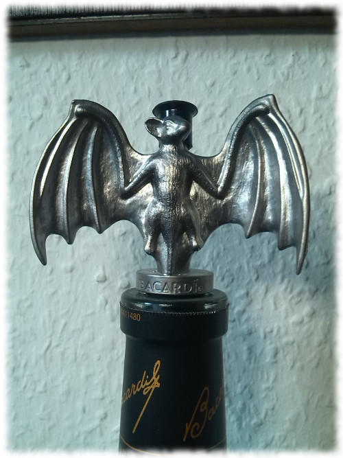 Bacardi 8 Años Ausgießer