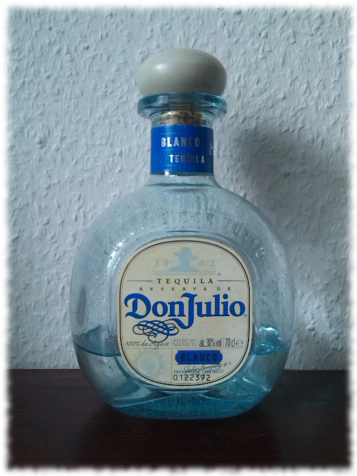 Don Julio Tequila Blanco Flasche
