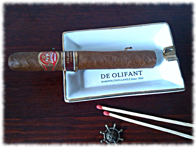 Partagás Corona Gorda Añejado 1