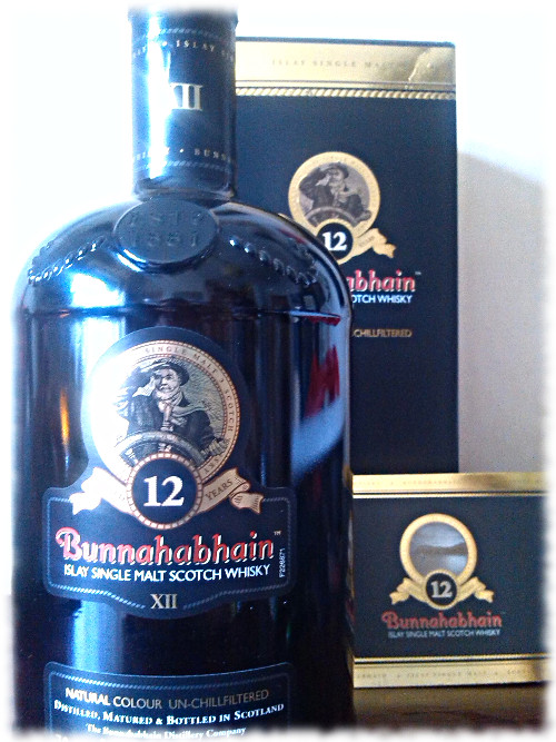 Bunnahabhain 12 Islay Single Malt Scotch Whisky Karton und Beilage