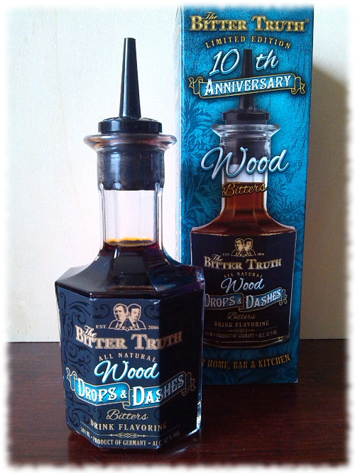 The Bitter Truth Drops & Dashes Wood Flasche