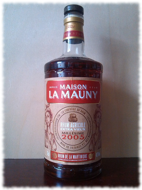 Maison La Mauny Millésime 2005 Cuvée de la Confrérie du Rhum Flasche