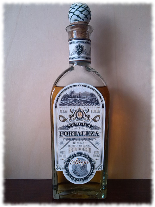 Fortaleza Tequila Añejo Flasche