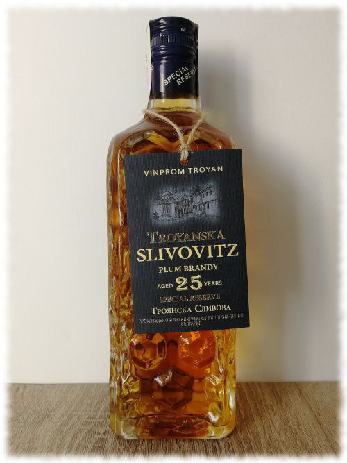 троянска сливова ракия 25 годишна Troyanska Slivovitz Special Reserve Aged 25 Years
