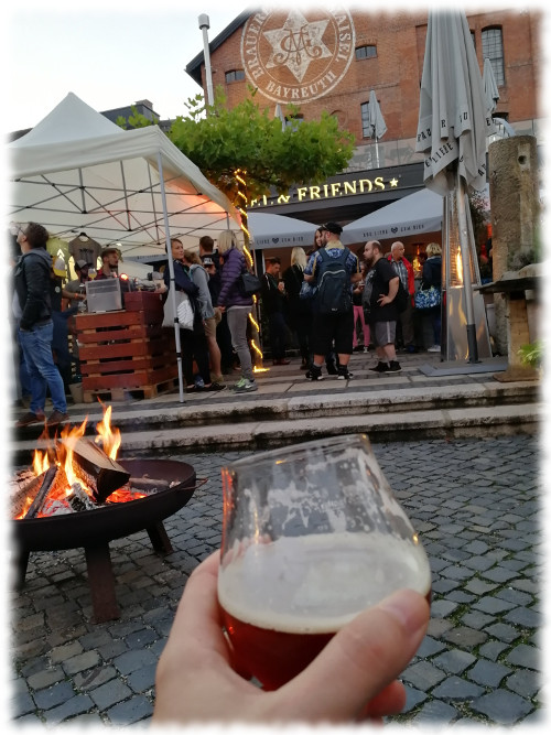 Maisel & Friends Craft Beer Festival 2018 - 02 - Gestopfter Bär im Freien
