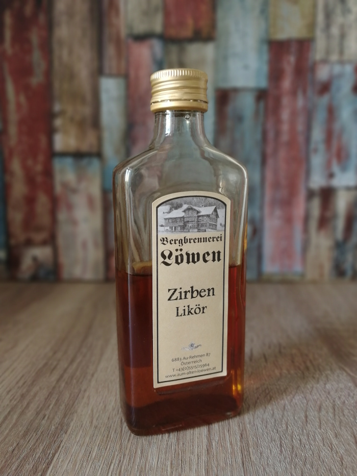 Bergbrennerei Löwen Zirben Likör