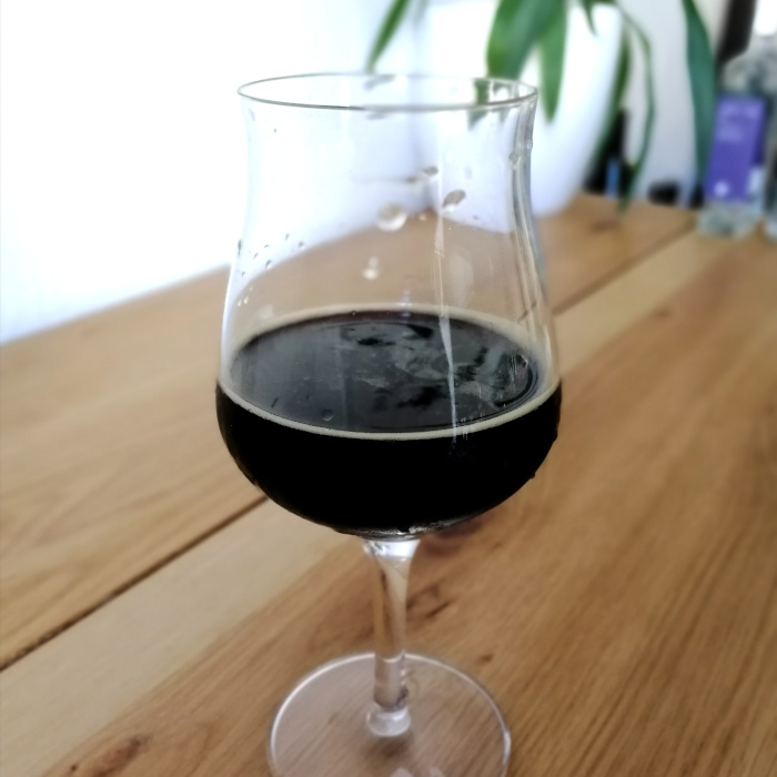 Crew Republic Roundhouse Kick Imperial Stout Glas