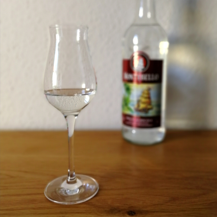 Montebello Rhum Agricole 50° Glas