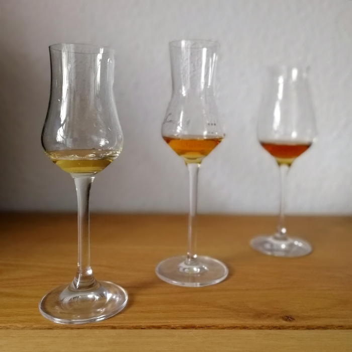 Hampden Estate Pagos, The Younger LROK und 2010 LROK (VSGB) Gläser