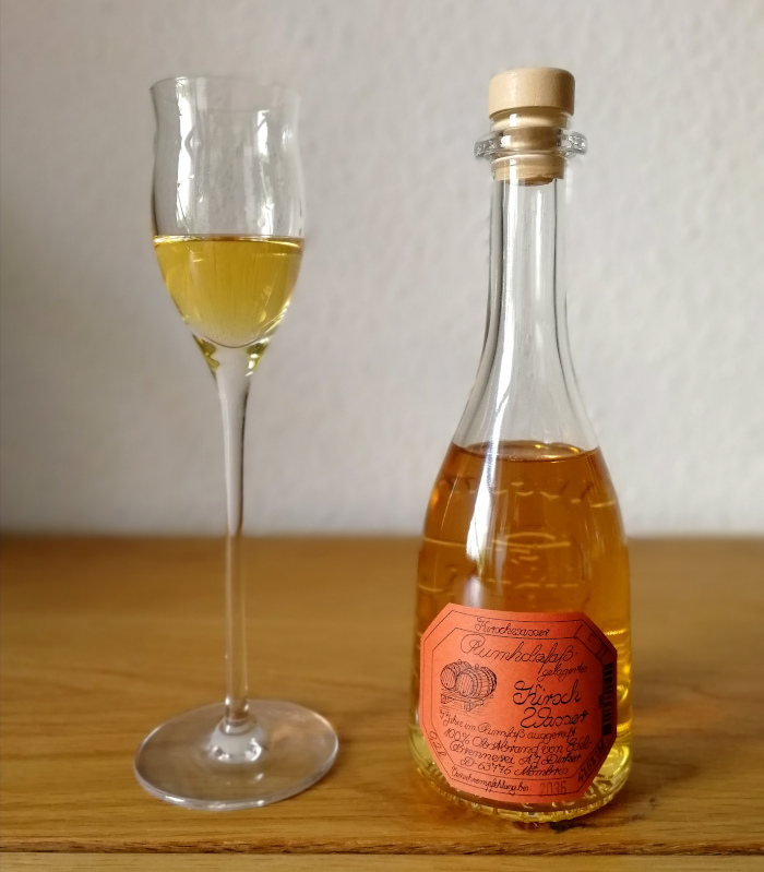 Edelbrennerei Dirker rumholzfassgelagertes Kirschwasser