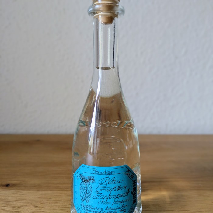 Edelbrennerei Dirker Blaufichten-Zapfen-Geist