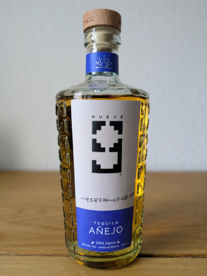 Tequila Nueve Añejo